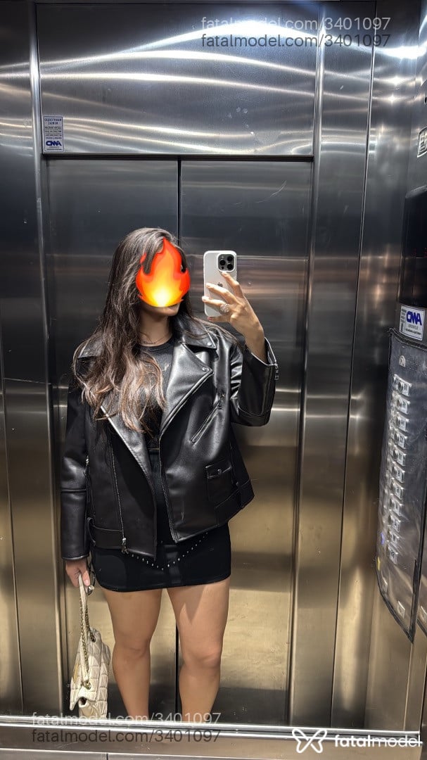 Acompanhante mulher com cabelo castanho de olhos castanhos em Goiânia - Vitória