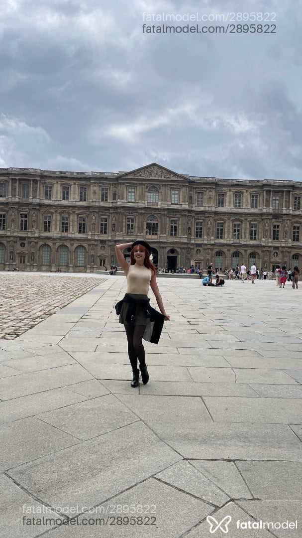 Acompanhante mulher ruiva (o) de olhos castanhos - Julie
