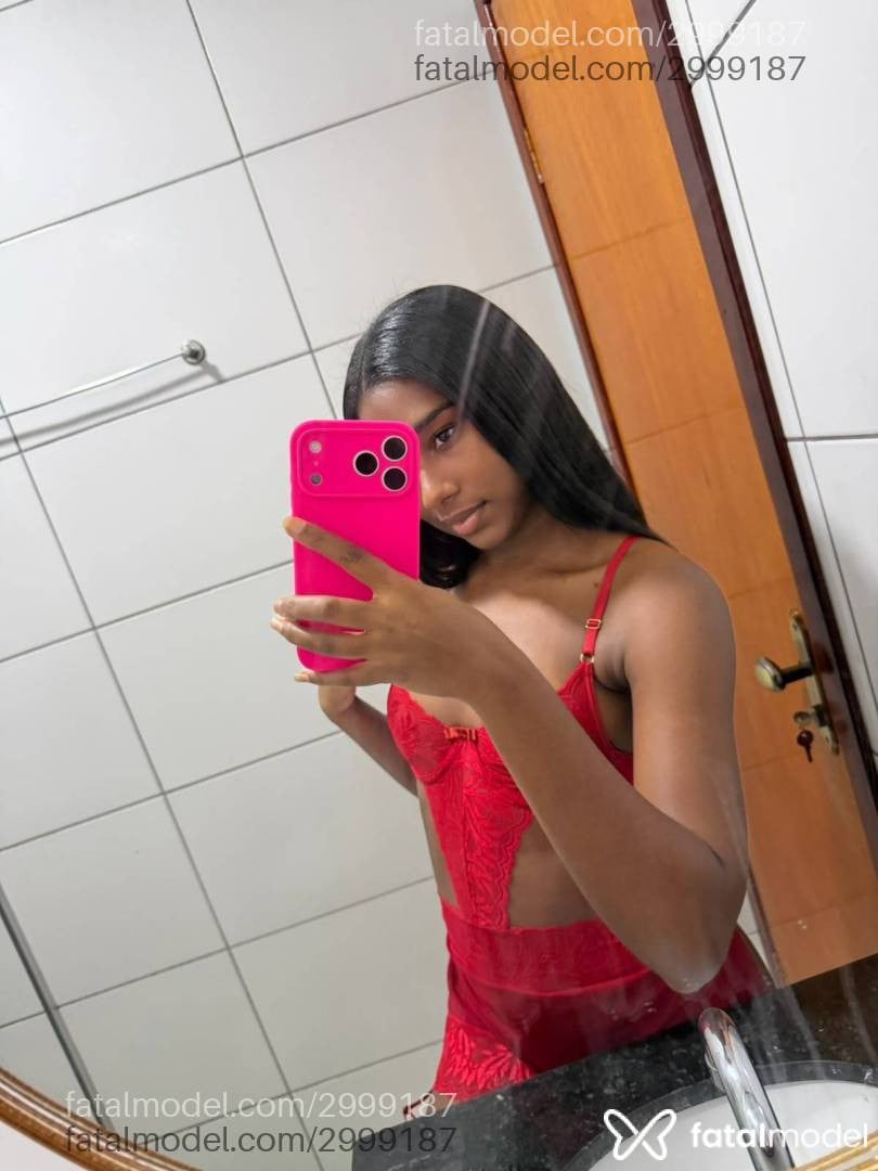 Acompanhante mulher morena (o) de olhos pretos em Barra do Garças - Lavínia