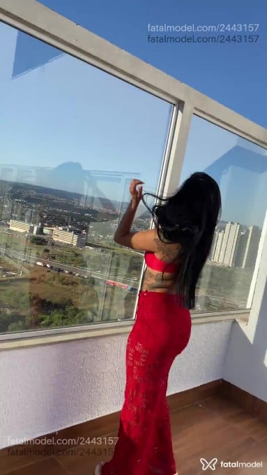 Acompanhante mulher morena (o) de olhos pretos em Caldas Novas Acompanhante mulher morena (o) de olhos pretos em Caldas Novas - Larissa