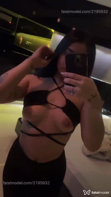 Acompanhante mulher morena (o) de olhos castanhos em Tubarão Acompanhante mulher morena (o) de olhos castanhos em Tubarão - Mmmmm