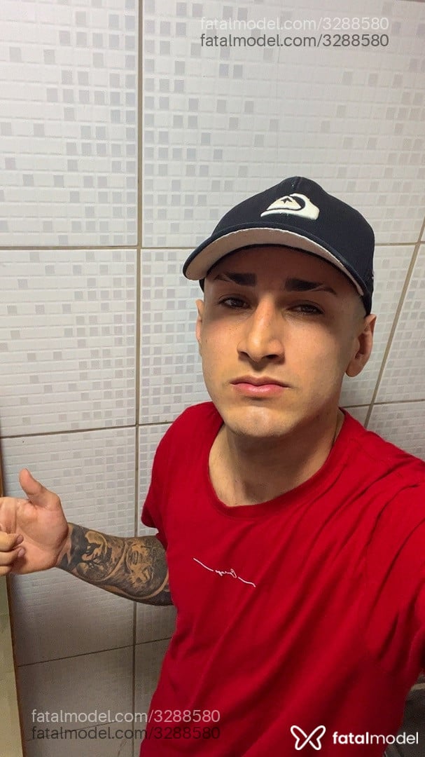 Acompanhante homem com cabelo castanho de olhos castanhos em Florianópolis - Nando