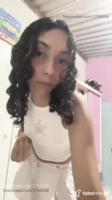 Acompanhante mulher trans com cabelo castanho de olhos pretos - Layla Acompanhante mulher trans com cabelo castanho de olhos pretos - Layla