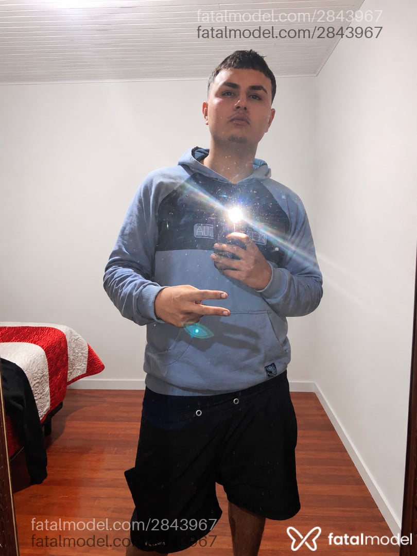 Acompanhante homem morena (o) de olhos castanhos em Chapecó Acompanhante homem morena (o) de olhos castanhos em Chapecó - Felipe