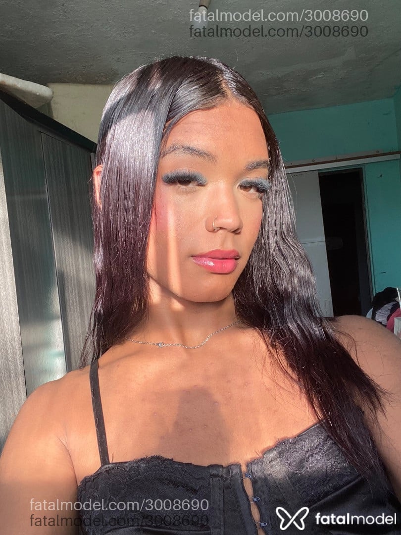 Acompanhante mulher trans morena (o) de olhos castanhos - Tifanny