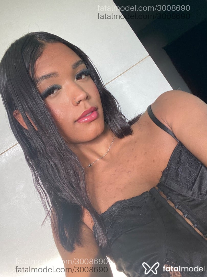 Acompanhante mulher trans morena (o) de olhos castanhos - Tifanny