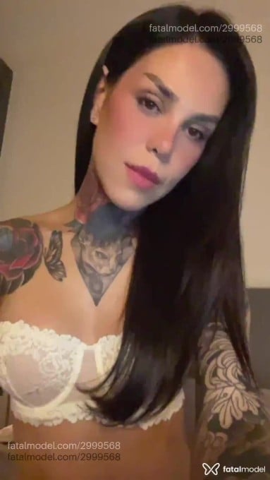 Acompanhante mulher com cabelo castanho de olhos castanhos - Kurome
