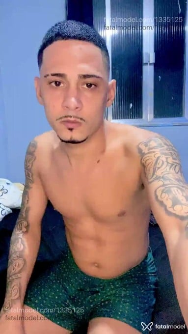 Acompanhante homem morena (o) de olhos pretos - Alan Baiano Acompanhante homem morena (o) de olhos pretos - Alan Baiano
