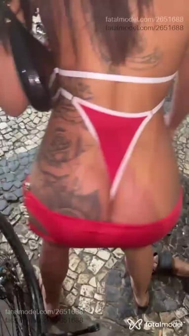 Acompanhante mulher trans com cabelo castanho de olhos pretos em Salvador Acompanhante mulher trans com cabelo castanho de olhos pretos em Salvador - Ester Lopes
