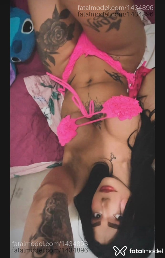 Acompanhante travesti com cabelo castanho de olhos castanhos em Curitiba Acompanhante travesti com cabelo castanho de olhos castanhos em Curitiba - Biakhallifa