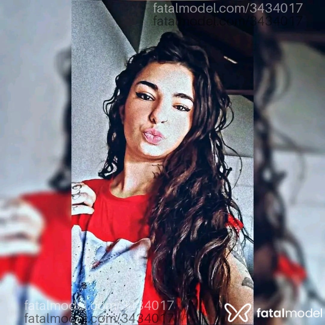 Acompanhante mulher com cabelo castanho de olhos castanhos em Marília Acompanhante mulher com cabelo castanho de olhos castanhos em Marília - Maiara