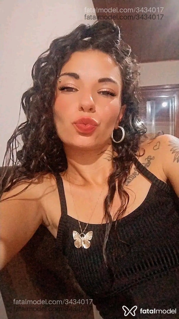 Acompanhante mulher com cabelo castanho de olhos castanhos em Marília Acompanhante mulher com cabelo castanho de olhos castanhos em Marília - Maiara