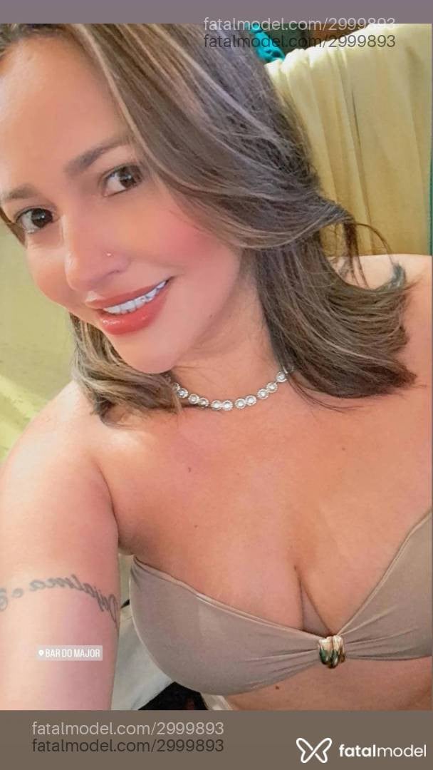 Acompanhante mulher morena (o) de olhos pretos - Liz Siqueira