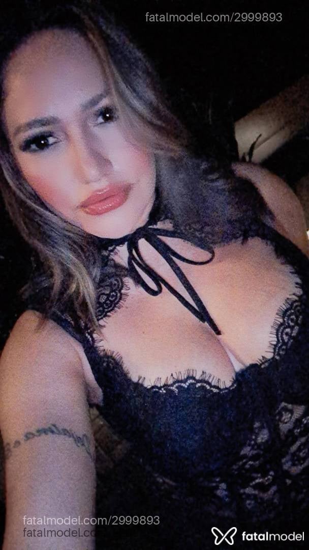 Acompanhante mulher morena (o) de olhos pretos - Liz Siqueira