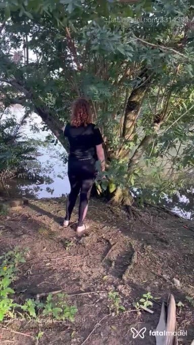 Acompanhante mulher com cabelo castanho de olhos castanhos - Jully Anna Acompanhante mulher com cabelo castanho de olhos castanhos - Jully Anna