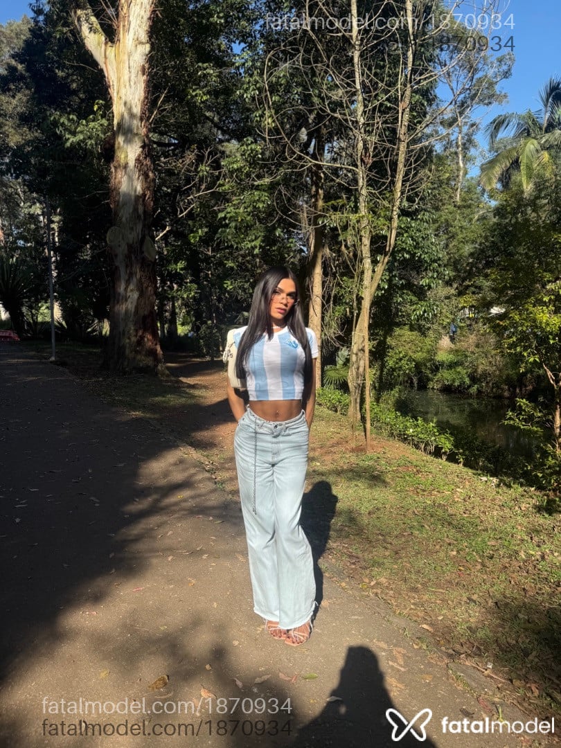 Acompanhante mulher trans morena (o) de olhos pretos - Cristiny Arielly Acompanhante mulher trans morena (o) de olhos pretos - Cristiny Arielly
