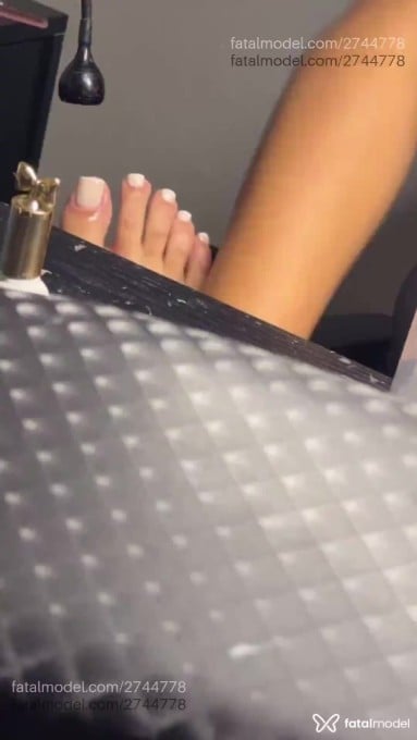 Acompanhante mulher com cabelo castanho de olhos castanhos - Letícia Vidal Acompanhante mulher com cabelo castanho de olhos castanhos - Letícia Vidal