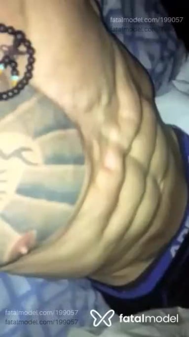 Acompanhante homem com cabelo castanho de olhos castanhos em São Paulo Acompanhante homem com cabelo castanho de olhos castanhos em São Paulo - Pietro