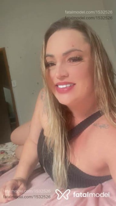Acompanhante mulher loira (o) de olhos mel em Arapongas - Julia