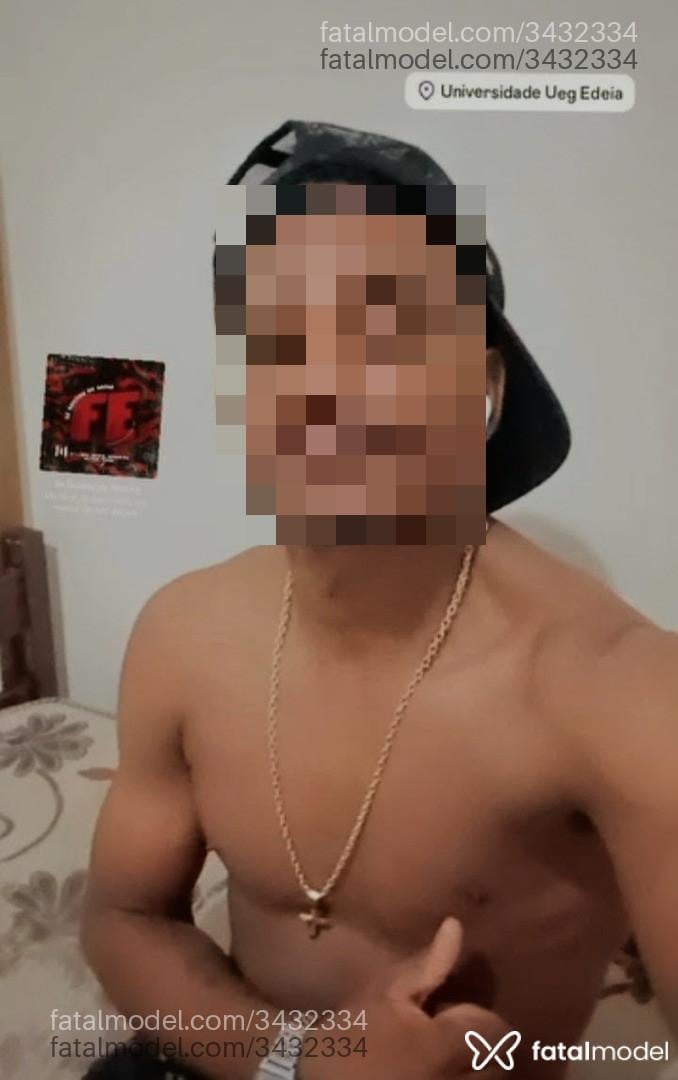 Acompanhante homem morena (o) de olhos pretos em Curitiba - Catblack