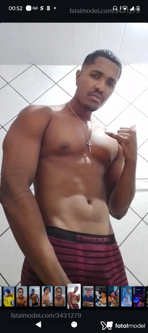 Acompanhante homem morena (o) de olhos pretos - Raffa San Carlos