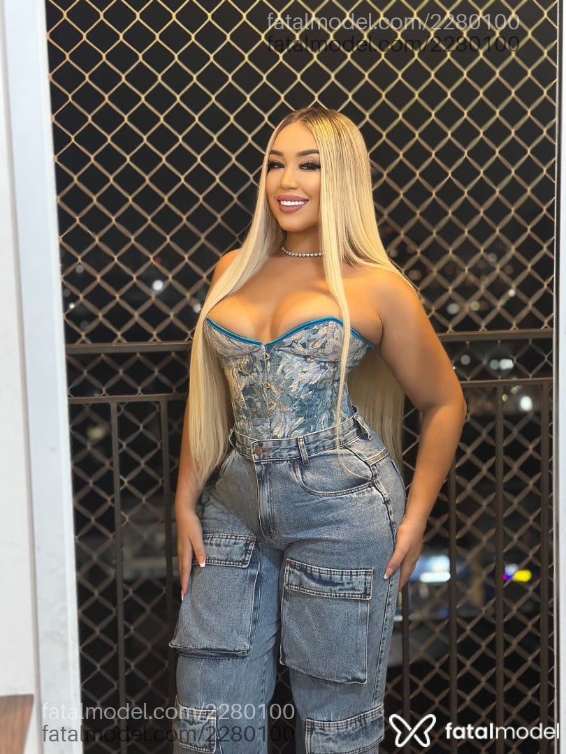 Acompanhante mulher loira (o) de olhos castanhos em São Paulo - Mel