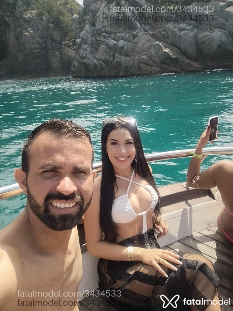 Acompanhante homem com cabelo castanho de olhos verdes em São Paulo - Hectoreyara