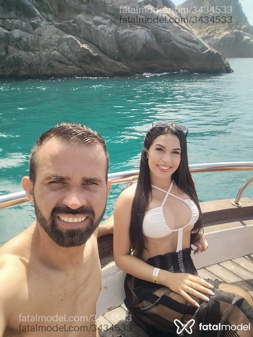 Acompanhante homem com cabelo castanho de olhos verdes em São Paulo - Hectoreyara