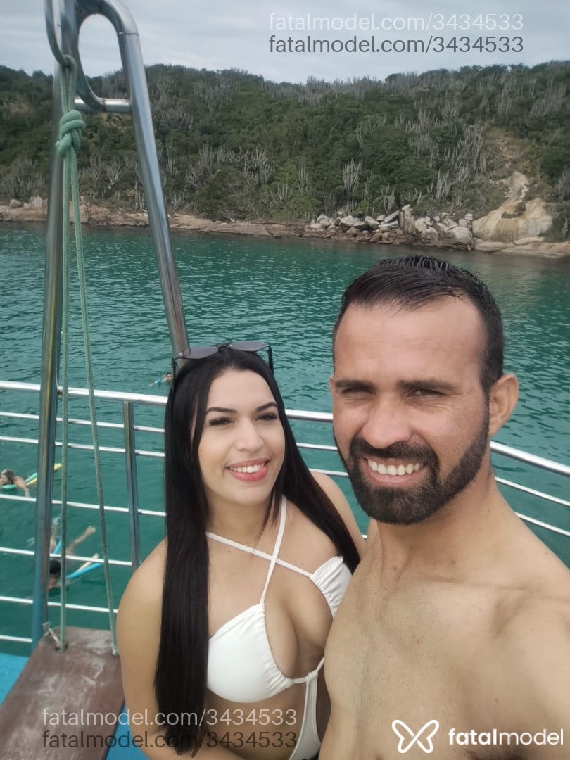 Acompanhante homem com cabelo castanho de olhos verdes em São Paulo - Hectoreyara