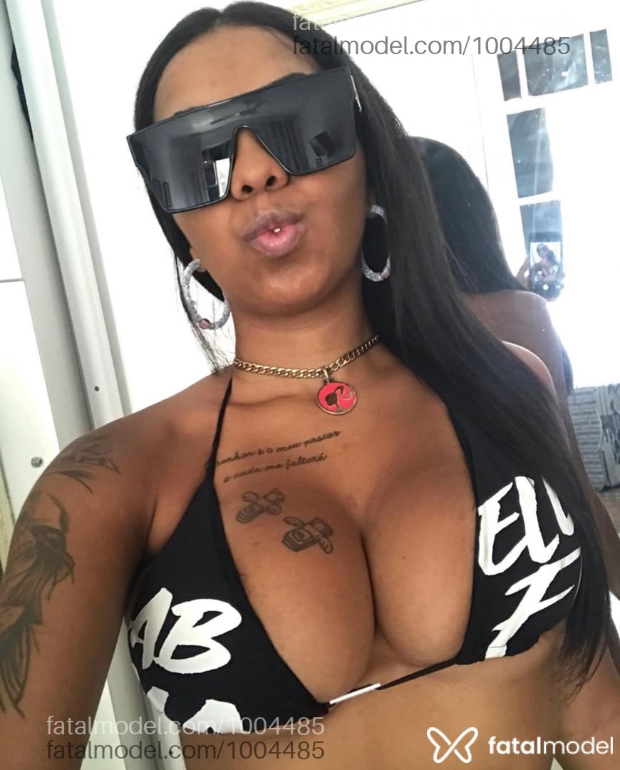 Acompanhante mulher com cabelo castanho de olhos castanhos em Vitória - Letícia Ferraz