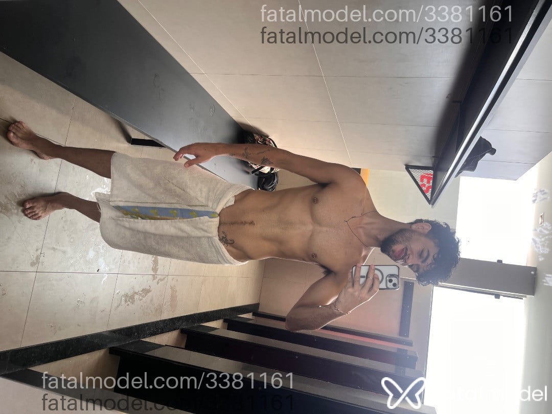 Acompanhante homem com cabelo castanho de olhos castanhos - Ander Borges