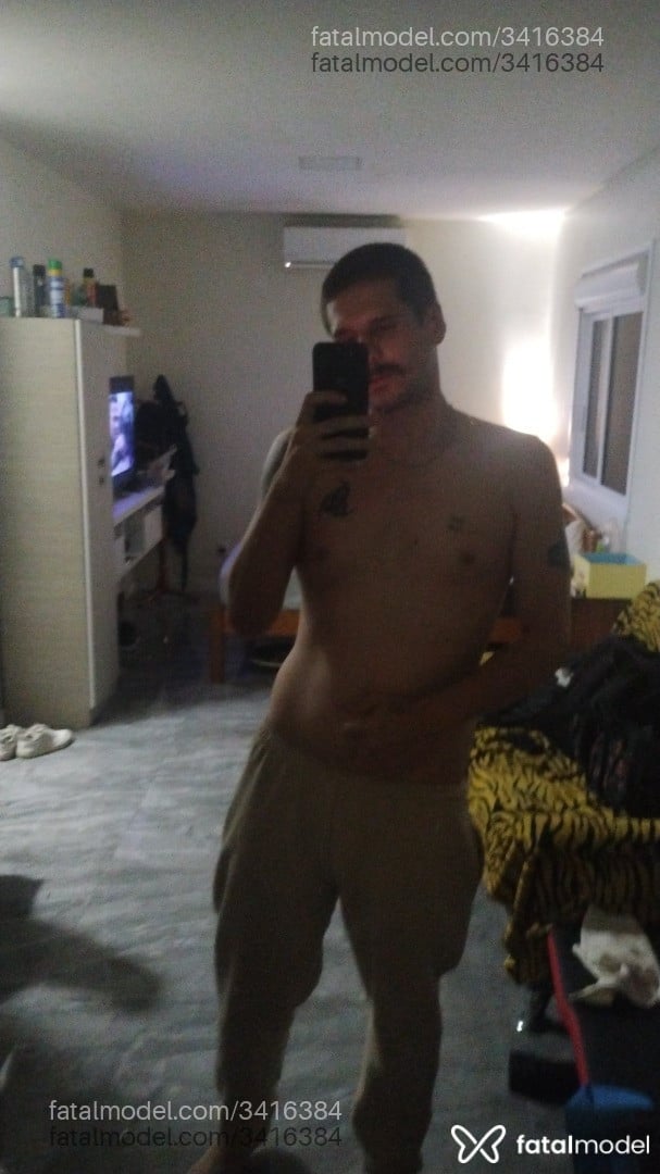 Acompanhante homem com cabelo castanho de olhos castanhos em Porto Alegre - Gabrielnovato