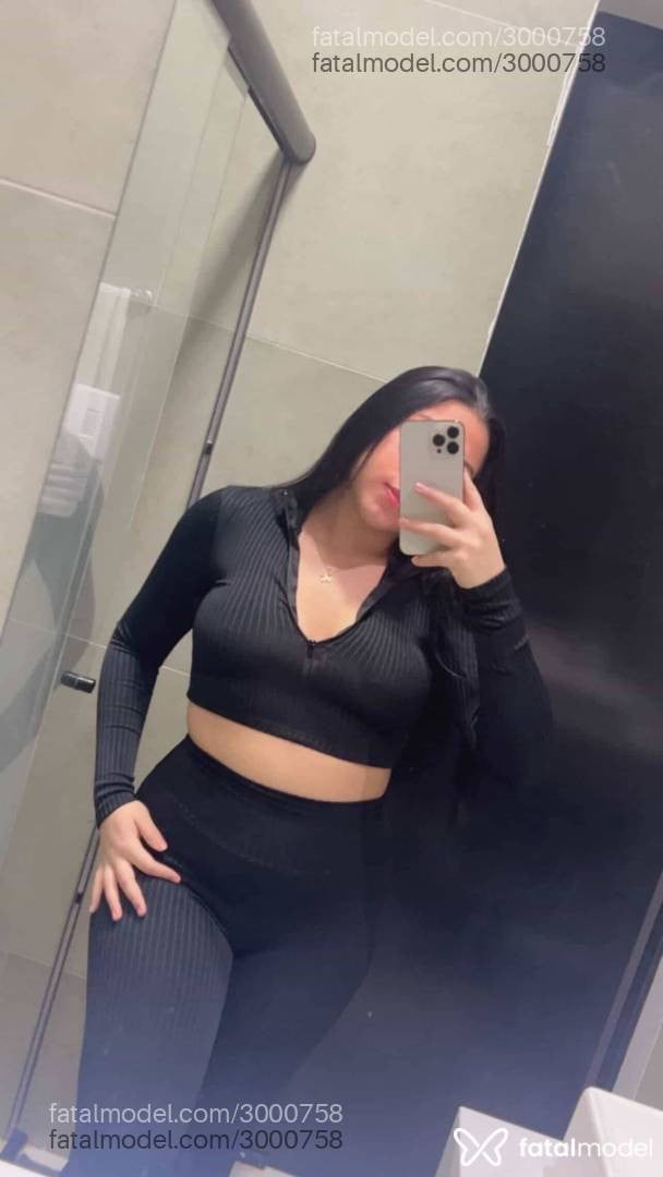 Acompanhante mulher morena (o) de olhos pretos - Livia