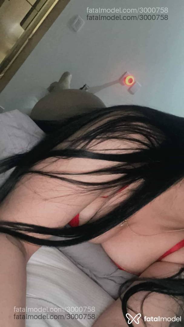 Acompanhante mulher morena (o) de olhos pretos - Livia