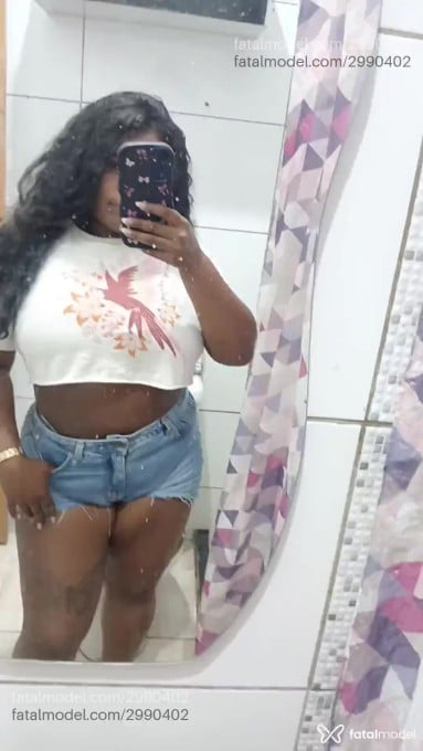 Acompanhante mulher com cabelo castanho de olhos castanhos - Isa