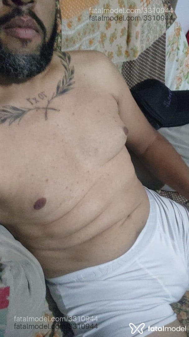 Acompanhante homem morena (o) de olhos castanhos em Piracicaba - Paulo