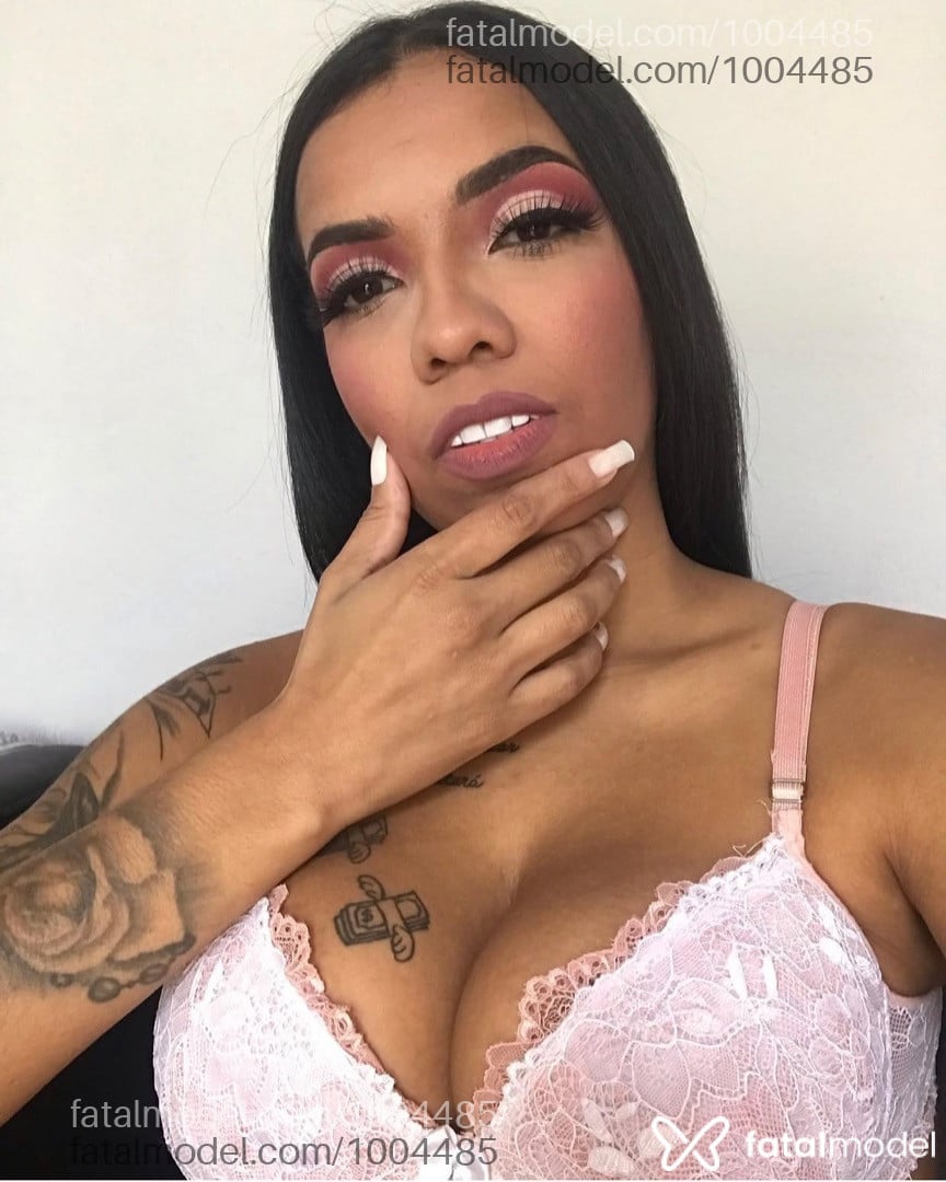 Acompanhante mulher com cabelo castanho de olhos castanhos em Vitória - Letícia Ferraz