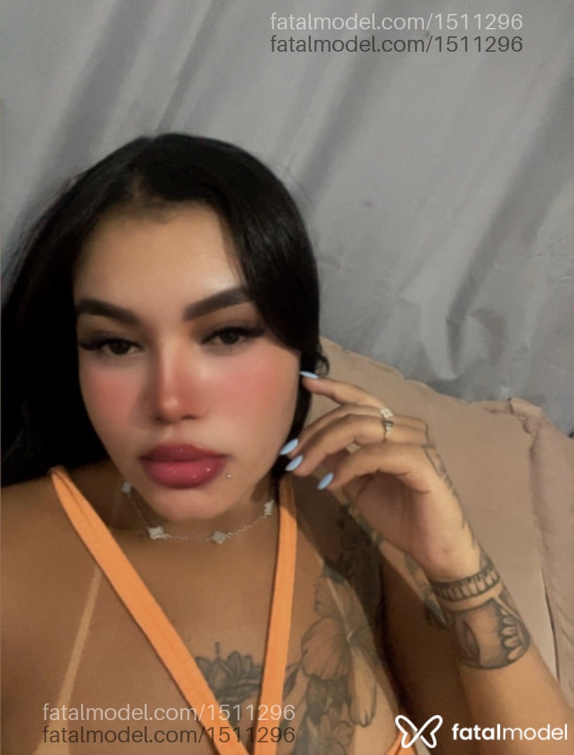 Acompanhante mulher morena (o) de olhos castanhos - Tayna