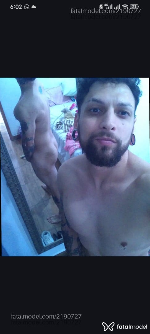 Acompanhante homem com cabelo castanho de olhos castanhos em Brasília - Julianogaucho