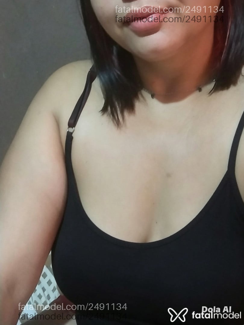 Acompanhante mulher com cabelo colorido de olhos pretos em Três Lagoas - Ruby