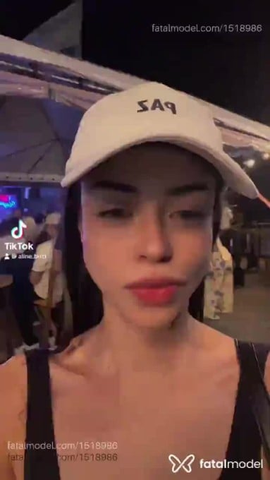 Acompanhante mulher com cabelo castanho de olhos verdes em Rio de Janeiro - Isabella britt