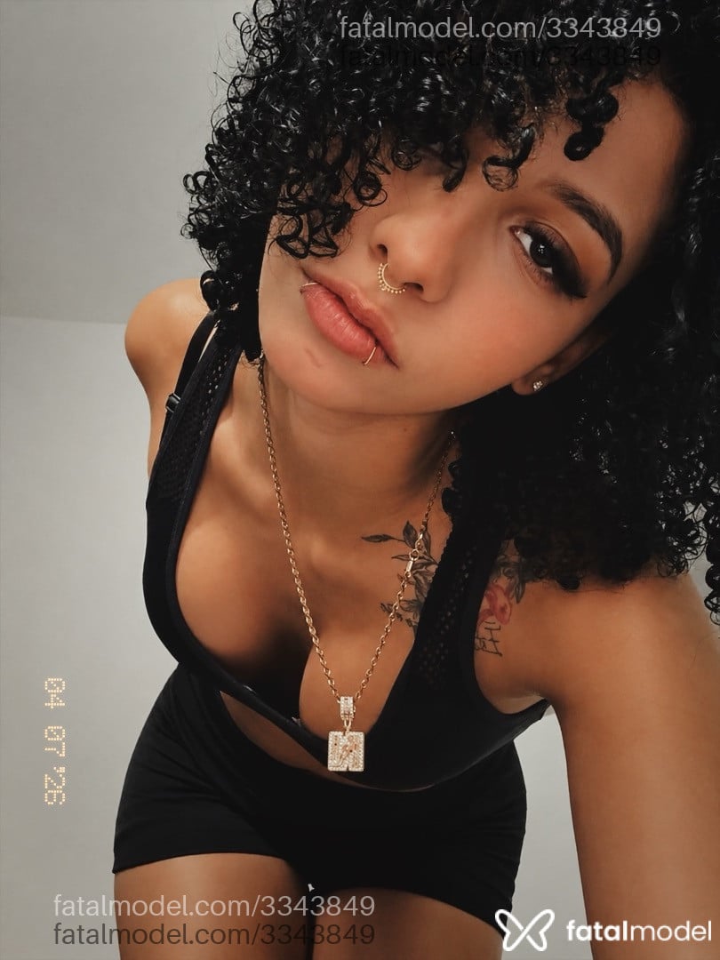 Acompanhante mulher morena (o) de olhos castanhos em Rio de Janeiro - Nana