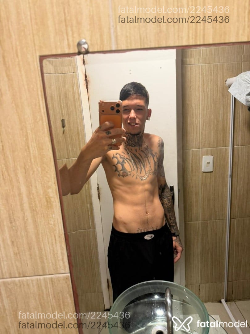 Acompanhante homem com cabelo castanho de olhos castanhos em Ipojuca Acompanhante homem com cabelo castanho de olhos castanhos em Ipojuca - Omaguinho