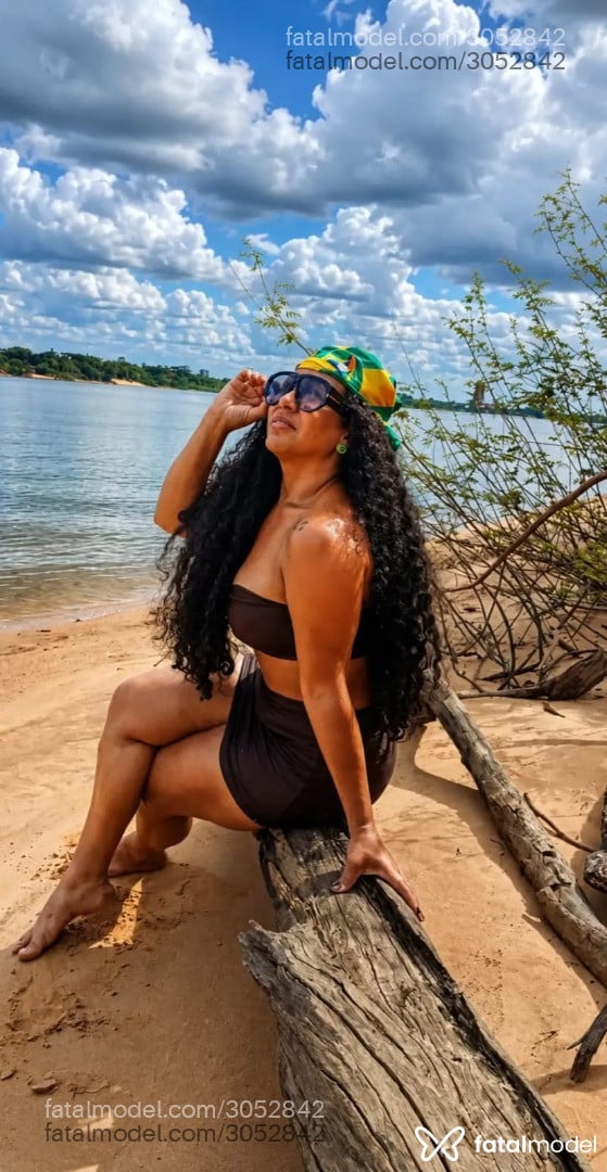 Acompanhante mulher morena (o) de olhos pretos em Gurupi Acompanhante mulher morena (o) de olhos pretos em Gurupi - Adriana Bela