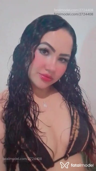 Acompanhante mulher morena (o) de olhos mel - Cereginha