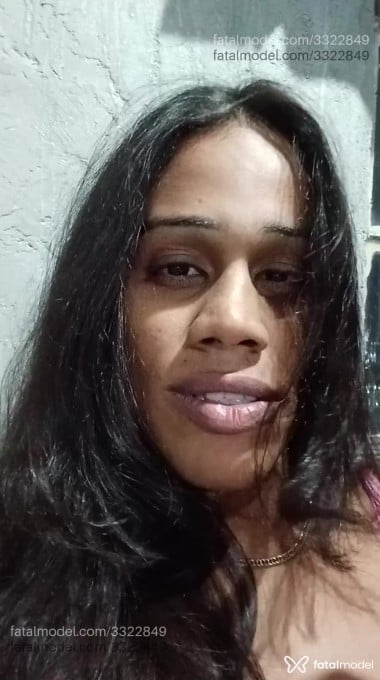Acompanhante mulher trans com cabelo castanho de olhos castanhos em São Gonçalo - Dayla Pitanga