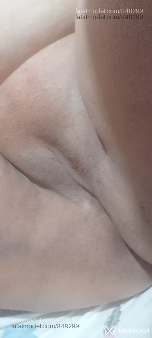 Acompanhante mulher morena (o) de olhos pretos - Cuzinho apertado