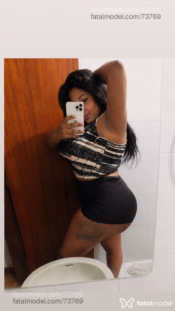 Acompanhante travesti morena (o) de olhos castanhos - Bianca Bombomm