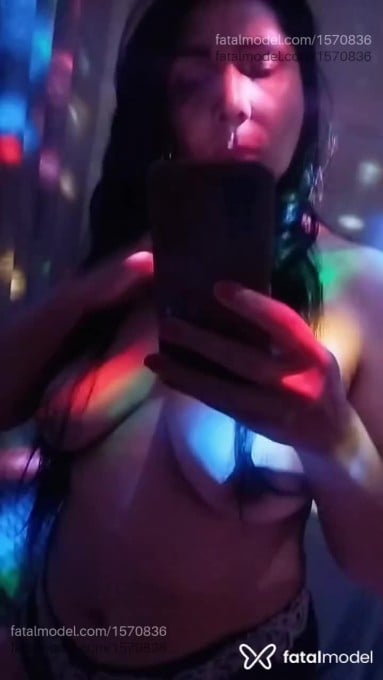 Acompanhante mulher com cabelo castanho de olhos castanhos em Umuarama - Fernanda Morena