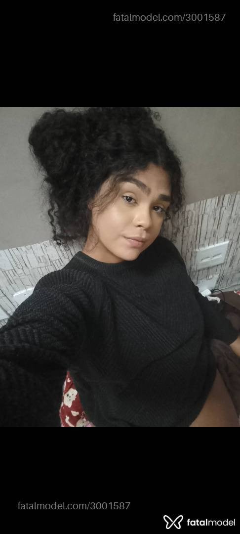 Acompanhante mulher trans morena (o) de olhos castanhos - Luazinha